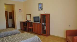 Гостиница Санаторно-курортный комплекс ДиЛуч Анапа Кровать в двухместном номере с 2 отдельными кроватями – лечение включено-2